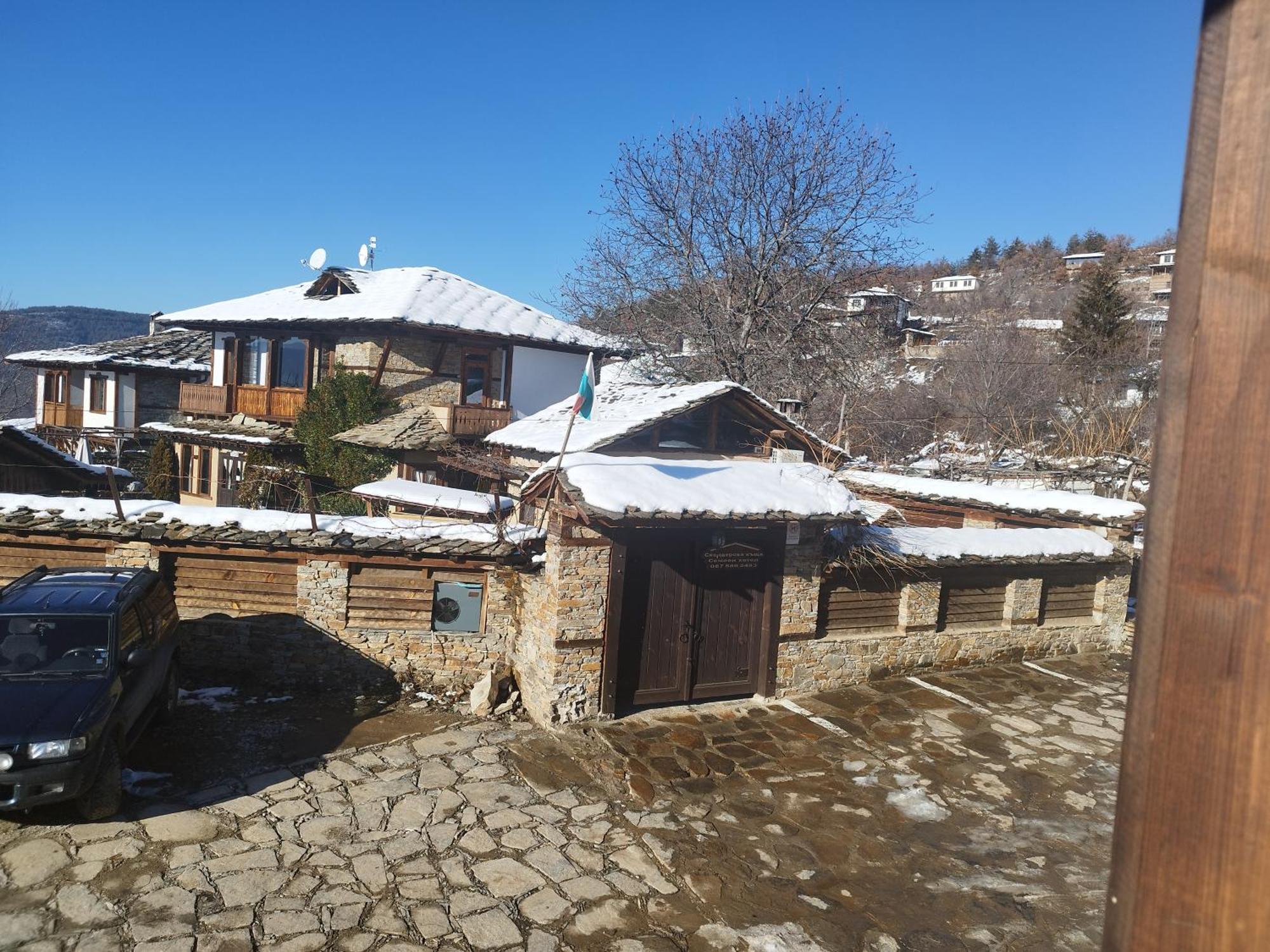 Семеен Хотел Скендерова Къща Leshten ภายนอก รูปภาพ